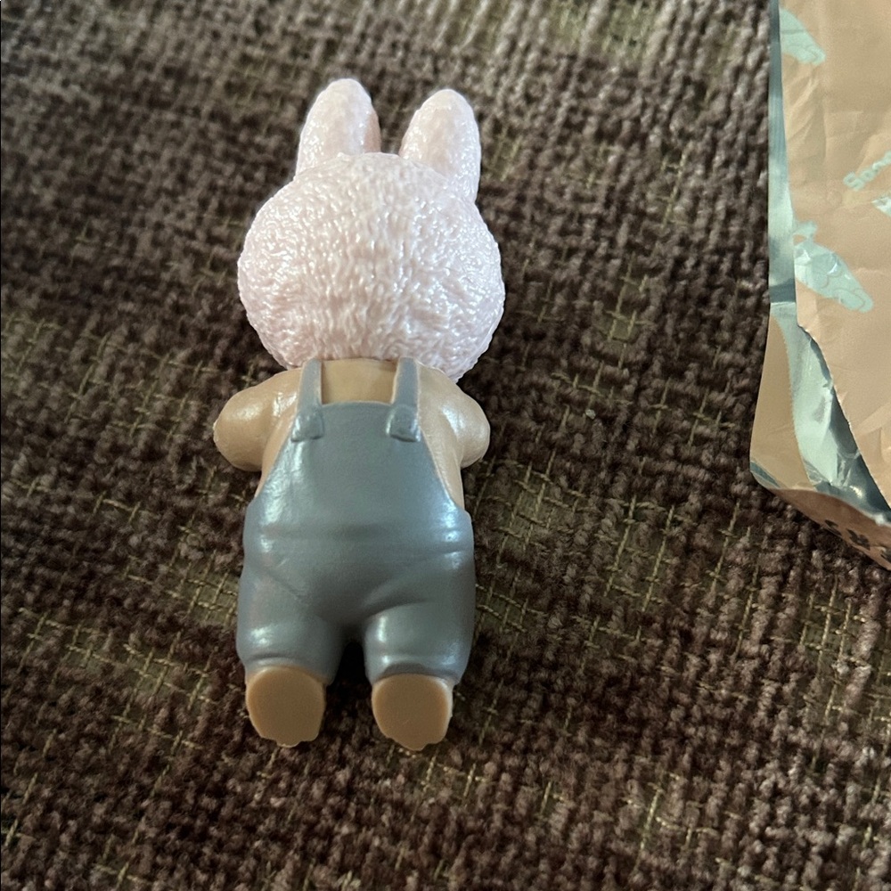 Series Blind Boxed Mini Figure - Purple and Black - Picture 3 of 4